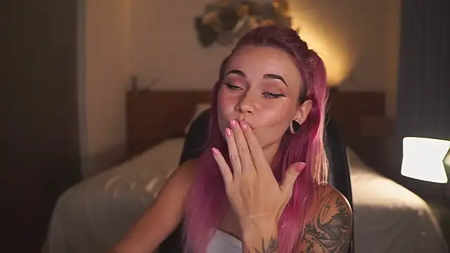 Sarah Pink online show from April 9, 2026, 2:11 pm