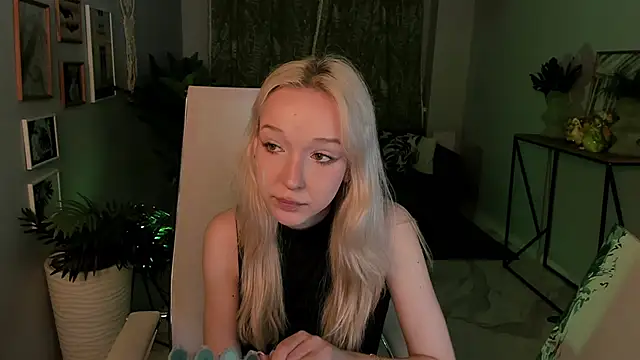 Snapshot of MaoqiBeverly chatting on February 16, 2026, 5:42 pm MaoqiBeverly online show from February 16, 2026, 5:42 pm