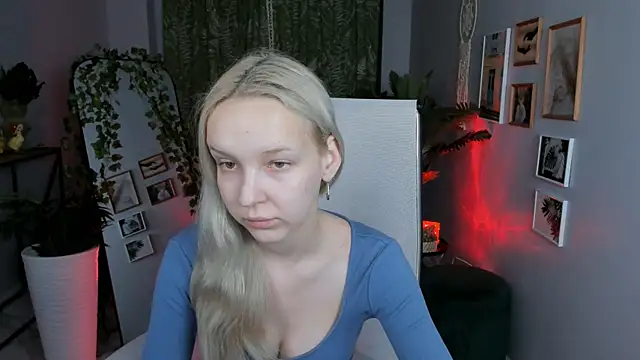 MaoqiBeverly online show from April 3, 2026, 3:26 am