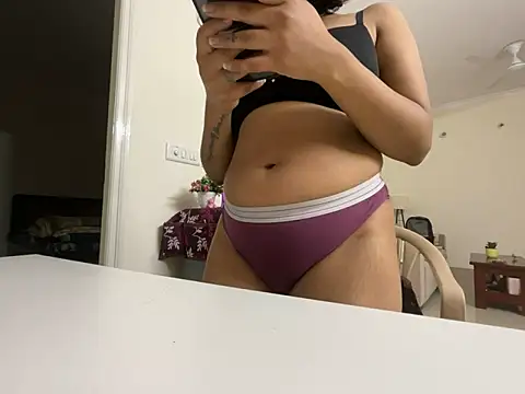 Snapshot of Anna_girl22 chatting on February 21, 2026, 12:44 am Anna girl22 online show from February 21, 2026, 12:44 am