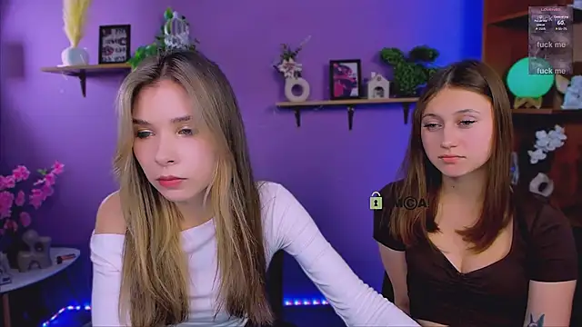 arianaa cat online show from April 9, 2026, 11:54 pm