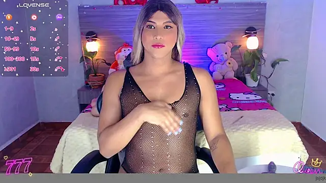 Snapshot of Sophia_Valentina chatting on June 9, 2026, 4:35 am Sophia Valentina online show from June 9, 2026, 4:35 am