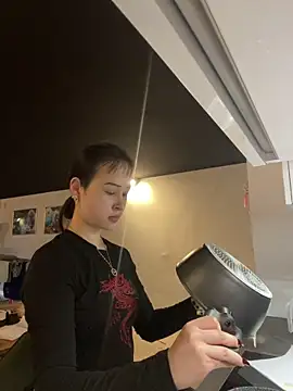 Just-Lilly online show from April 12, 2026, 2:55 pm