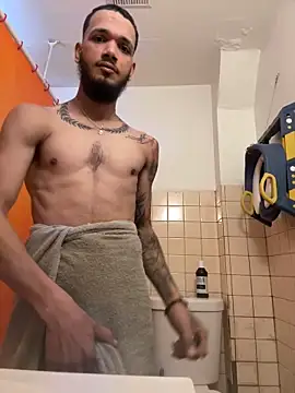 Snapshot of EnanoVerga chatting on February 3, 2026, 2:22 pm EnanoVerga online show from February 3, 2026, 2:22 pm