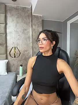 SofiaRivero online show from April 18, 2026, 7:07 pm