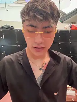 AlexanderCollman2 online show from April 3, 2026, 9:46 pm