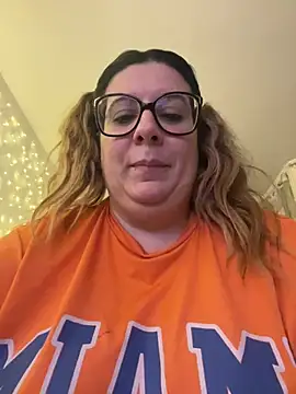 JasmineGlow7 online show from April 12, 2026, 6:57 pm