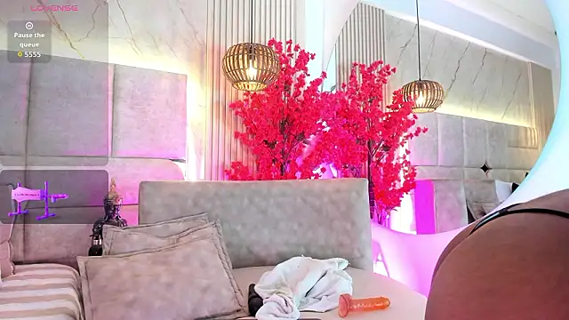 EmmaLovve online show from March 9, 2026, 3:21 am