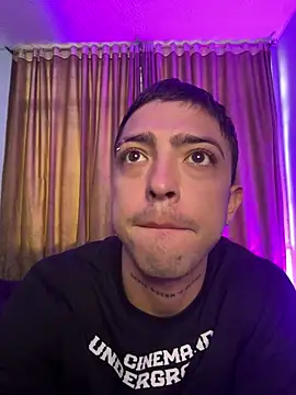 Snapshot of SavageBond_ chatting on February 7, 2026, 9:51 pm SavageBond online show from February 7, 2026, 9:51 pm