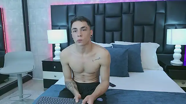 Snapshot of KarlaAndMike chatting on February 27, 2026, 4:45 am KarlaAndMike online show from February 27, 2026, 4:45 am