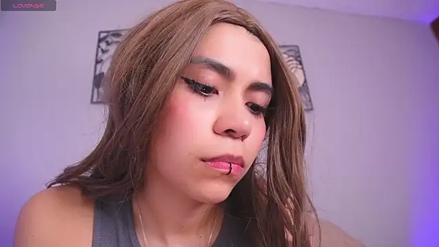 loveegirll1 online show from April 10, 2026, 4:28 am