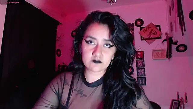 Darkyll33 online show from June 6, 2026, 5:12 am