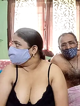 Snapshot of HoneyHush chatting on February 26, 2026, 5:50 am HoneyHush online show from February 26, 2026, 5:50 am