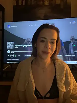 JulietSugar online show from February 5, 2026, 12:59 am