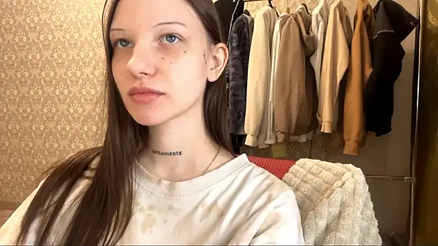 LumPetal online show from February 15, 2026, 7:51 am