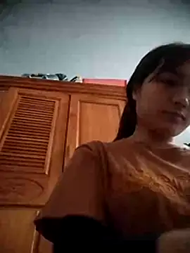 cute-hiphop online show from June 4, 2026, 5:02 am