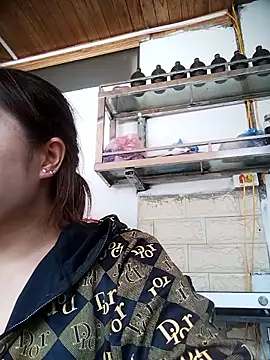 cute-hiphop online show from June 7, 2026, 4:38 am
