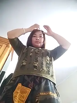 cute-hiphop online show from June 8, 2026, 4:46 am
