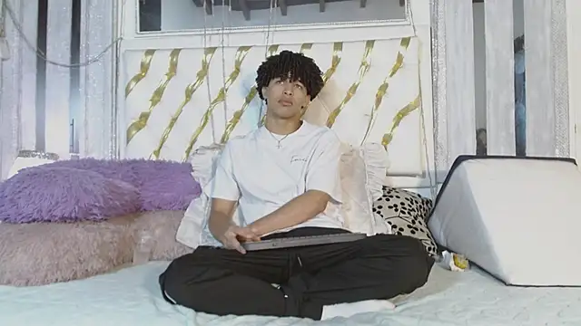 ian smith  online show from April 14, 2026, 12:00 pm