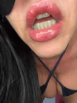 hotcasal69 online show from June 2, 2026, 9:44 am