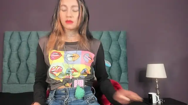 Lia tomson online show from February 23, 2026, 7:00 pm