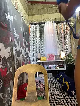 Queen-barbie online show from April 5, 2026, 1:25 am