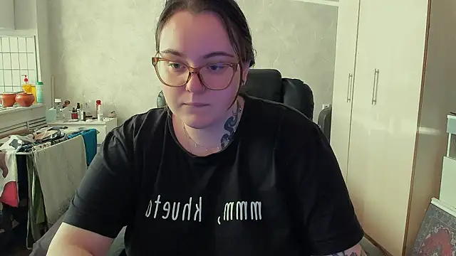 Snapshot of katya_idinax chatting on February 7, 2026, 11:14 am katya idinax online show from February 7, 2026, 11:14 am