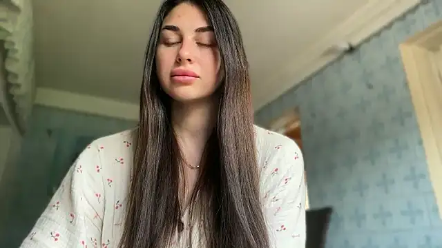 LiluMartiznir online show from May 19, 2026, 7:37 am
