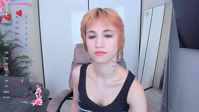 AutumnWhisper online show from April 17, 2026, 3:59 pm