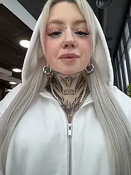 Snapshot of Chiibi chatting on February 9, 2026, 9:57 am Chiibi online show from February 9, 2026, 9:57 am