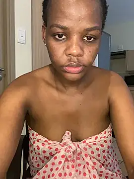 Snapshot of RoyalZuluDesire chatting on March 3, 2026, 12:11 pm RoyalZuluDesire online show from March 3, 2026, 12:11 pm