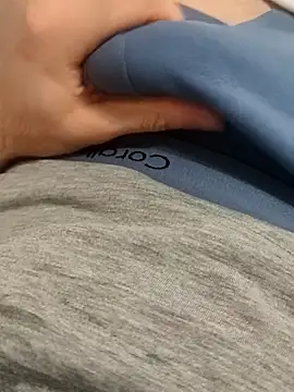 bansjjsjxb online show from April 19, 2026, 7:40 am