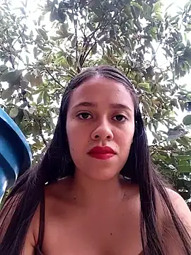 Snapshot of lachiki_plus chatting on February 3, 2026, 12:32 pm lachiki plus online show from February 3, 2026, 12:32 pm