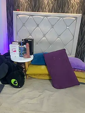 Samu Hott online show from April 9, 2026, 8:25 pm