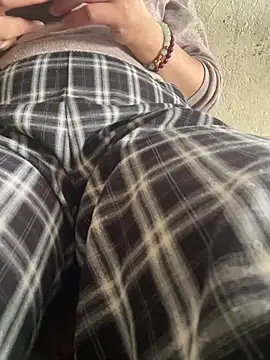 Yinini online show from March 15, 2026, 7:58 am