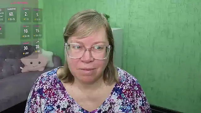 Snapshot of Emma_Eclipsee chatting on February 5, 2026, 9:14 am Emma Eclipsee online show from February 5, 2026, 9:14 am