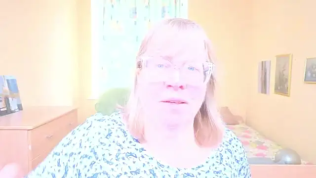 Snapshot of Emma_Eclipsee chatting on February 25, 2026, 10:14 am Emma Eclipsee online show from February 25, 2026, 10:14 am