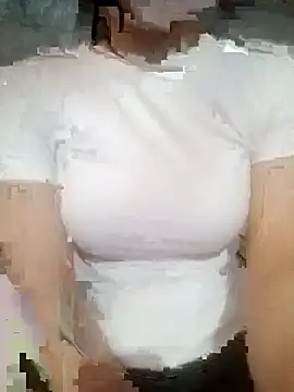 quynhlyyy online show from April 6, 2026, 1:25 am