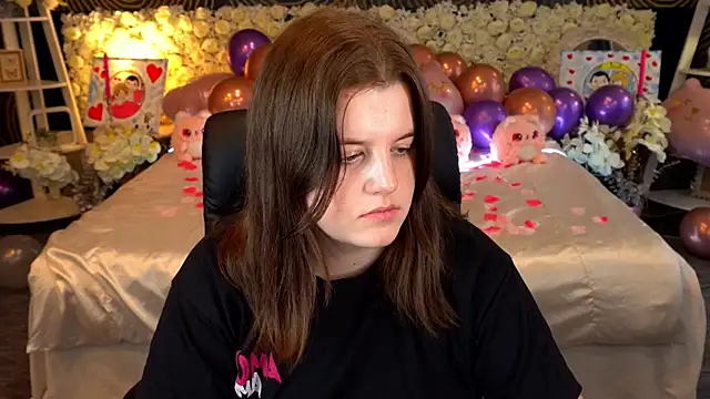 Snapshot of KristiFoxy chatting on February 21, 2026, 2:07 pm KristiFoxy online show from February 21, 2026, 2:07 pm