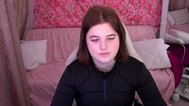 Snapshot of KristiFoxy chatting on March 4, 2026, 6:08 am KristiFoxy online show from March 4, 2026, 6:08 am