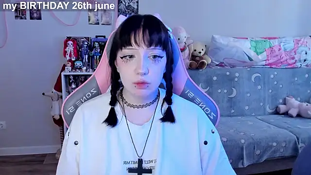 MollysLand online show from June 9, 2026, 7:31 am