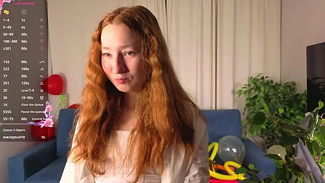 Snapshot of MaraButtrey chatting on February 14, 2026, 1:02 am MaraButtrey online show from February 14, 2026, 1:02 am