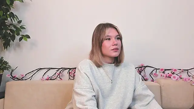 JonnaWalby online show from February 8, 2026, 4:43 pm