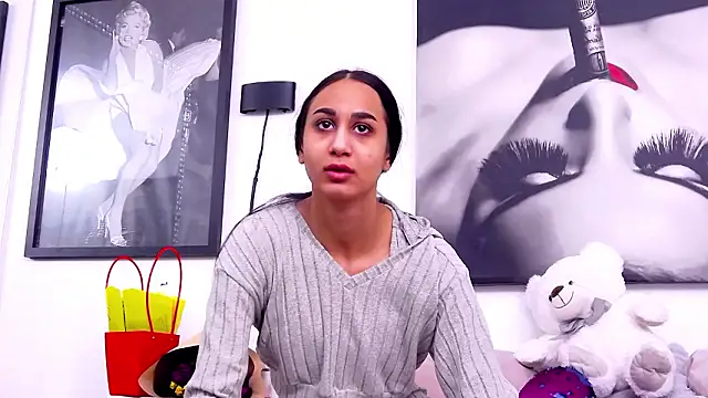 LexiPlay online show from March 3, 2026, 5:02 am