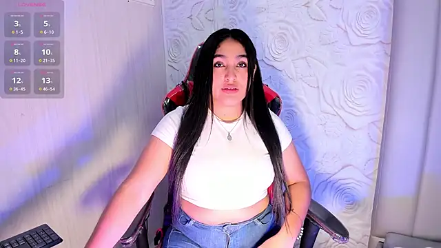 Lya dubois  online show from March 12, 2026, 3:18 pm