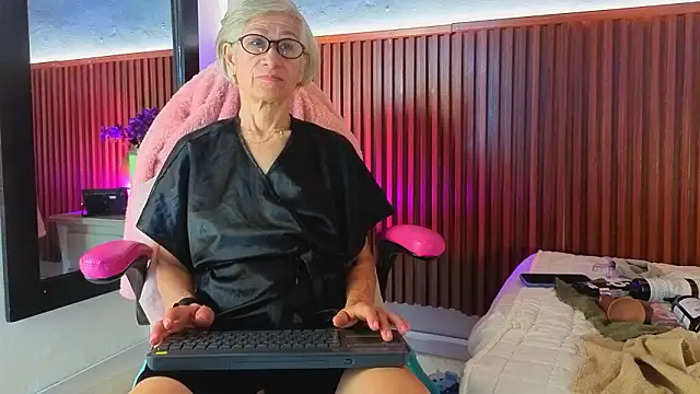 Snapshot of miss_monserrate01 chatting on February 23, 2026, 1:52 pm miss monserrate01 online show from February 23, 2026, 1:52 pm