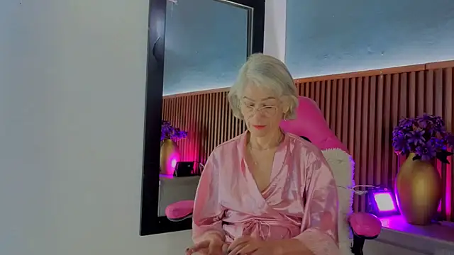 miss monserrate01 online show from June 1, 2026, 1:24 pm