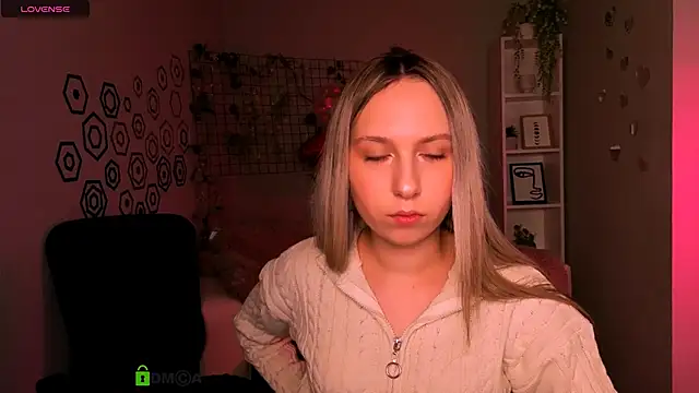 Snapshot of tiffani_murr chatting on February 25, 2026, 8:07 pm tiffani murr online show from February 25, 2026, 8:07 pm