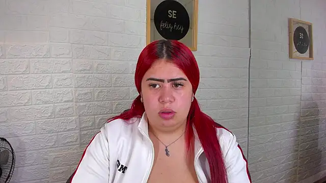 Snapshot of sofierouseS chatting on February 11, 2026, 12:32 pm sofierouseS online show from February 11, 2026, 12:32 pm