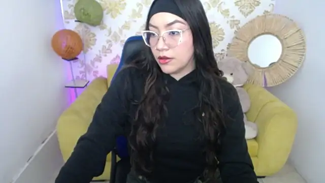 Snapshot of ALISS_M_ chatting on February 16, 2026, 8:05 pm ALISS M online show from February 16, 2026, 8:05 pm